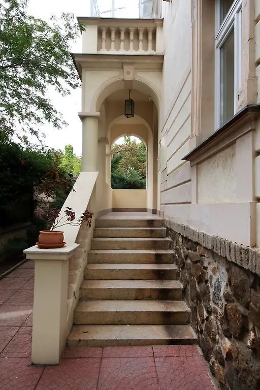 Historic Villa Apartments Praag Tsjechië