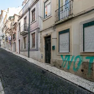 feels-like-home-bica-charming-flat.hotels-lisbon-portugal.com/