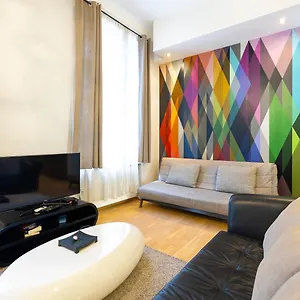 luxury-apt-w-spacious-livingroom-operahouse.inbudapesthotels.com/
